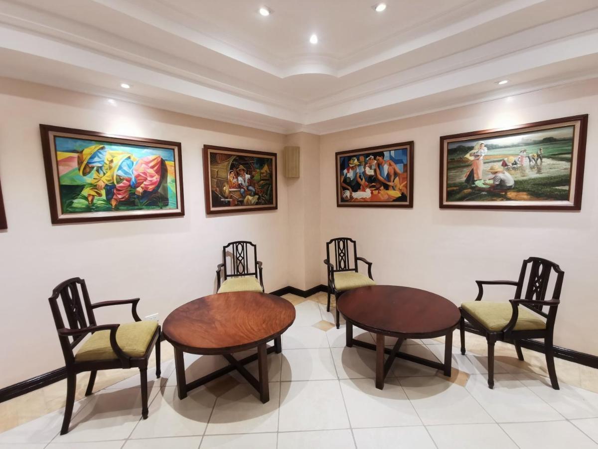 โรงแรมทาเกย์เตย์คันทรี Tagaytay City ภายนอก รูปภาพ