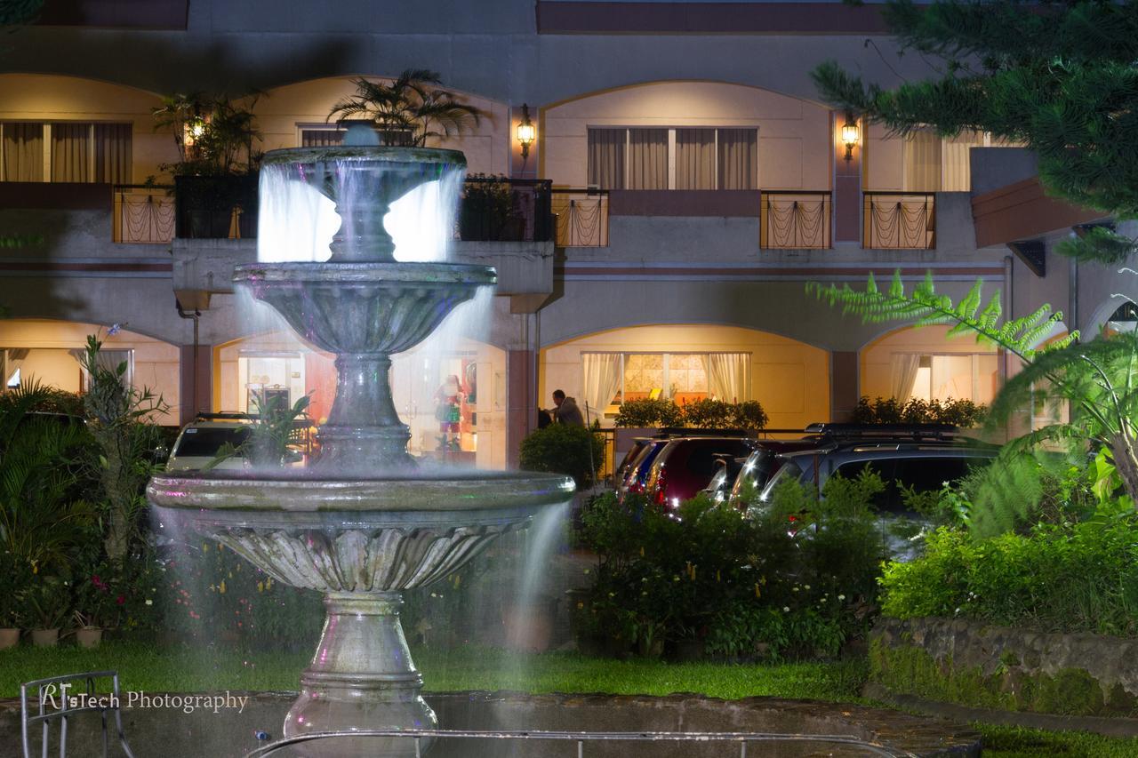 โรงแรมทาเกย์เตย์คันทรี Tagaytay City ภายนอก รูปภาพ
