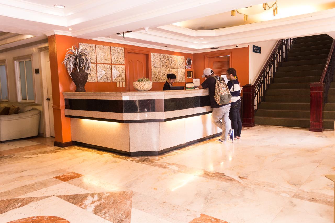 โรงแรมทาเกย์เตย์คันทรี Tagaytay City ภายนอก รูปภาพ